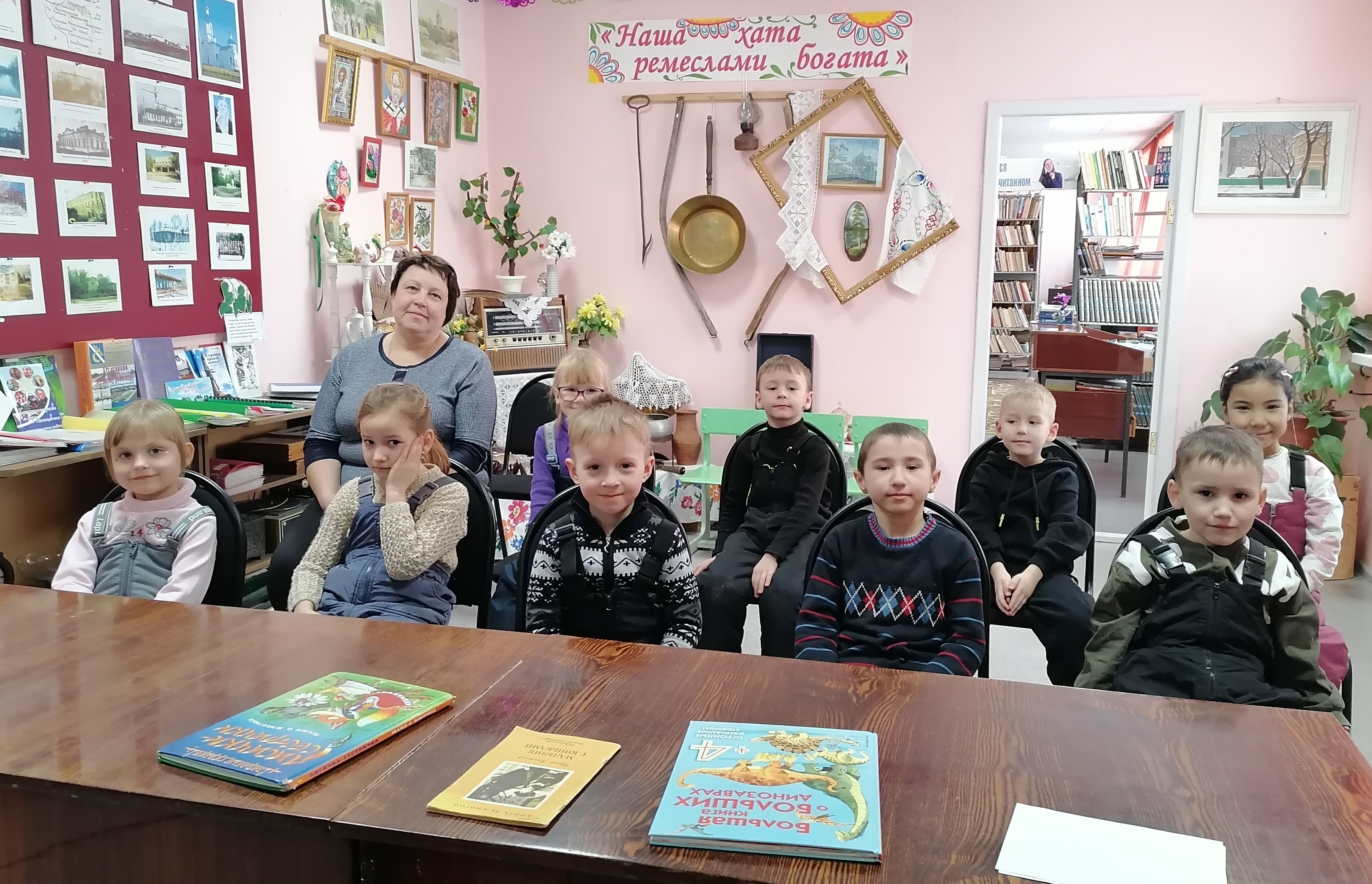 Приглашаем в Книгоград всех девчонок и ребят!.