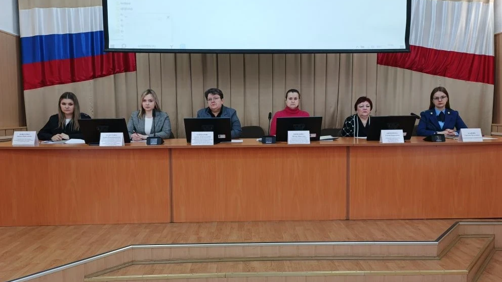 Заседание комиссии по делам несовершеннолетних.