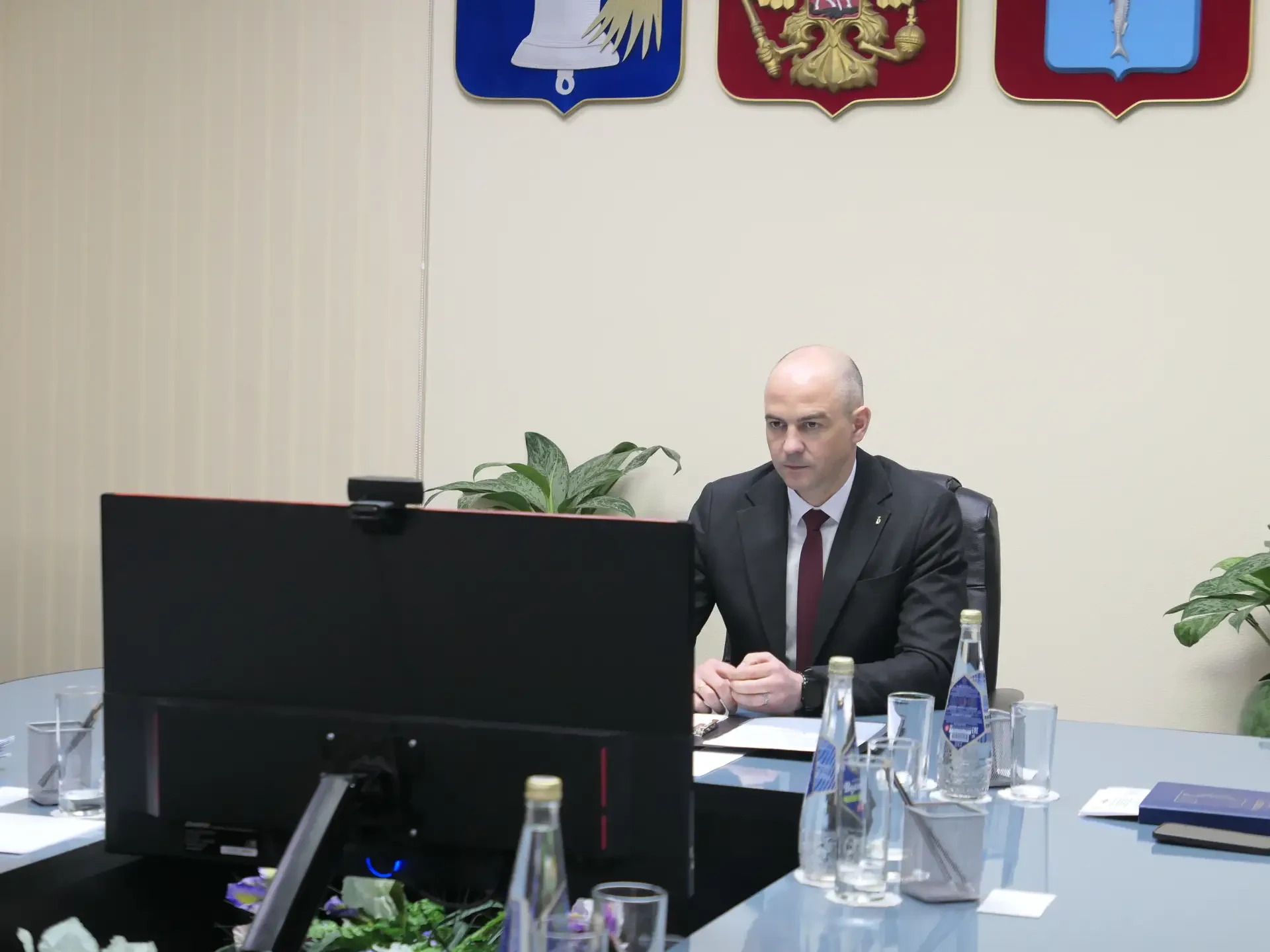 Сегодня глава Татищевского района А.В. Мордвинцев принял участие в совещании под председательством заместителя Председателя Правительства Саратовской области Александра Стрелюхина в режиме видеоконференцсвязи.