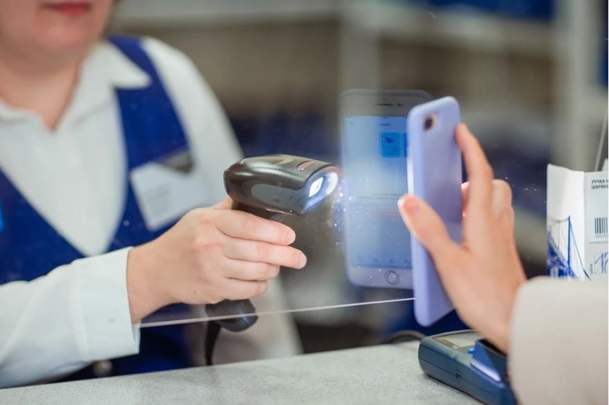 Каждое второе отправление жители Саратовской области получают на почте по QR-коду.