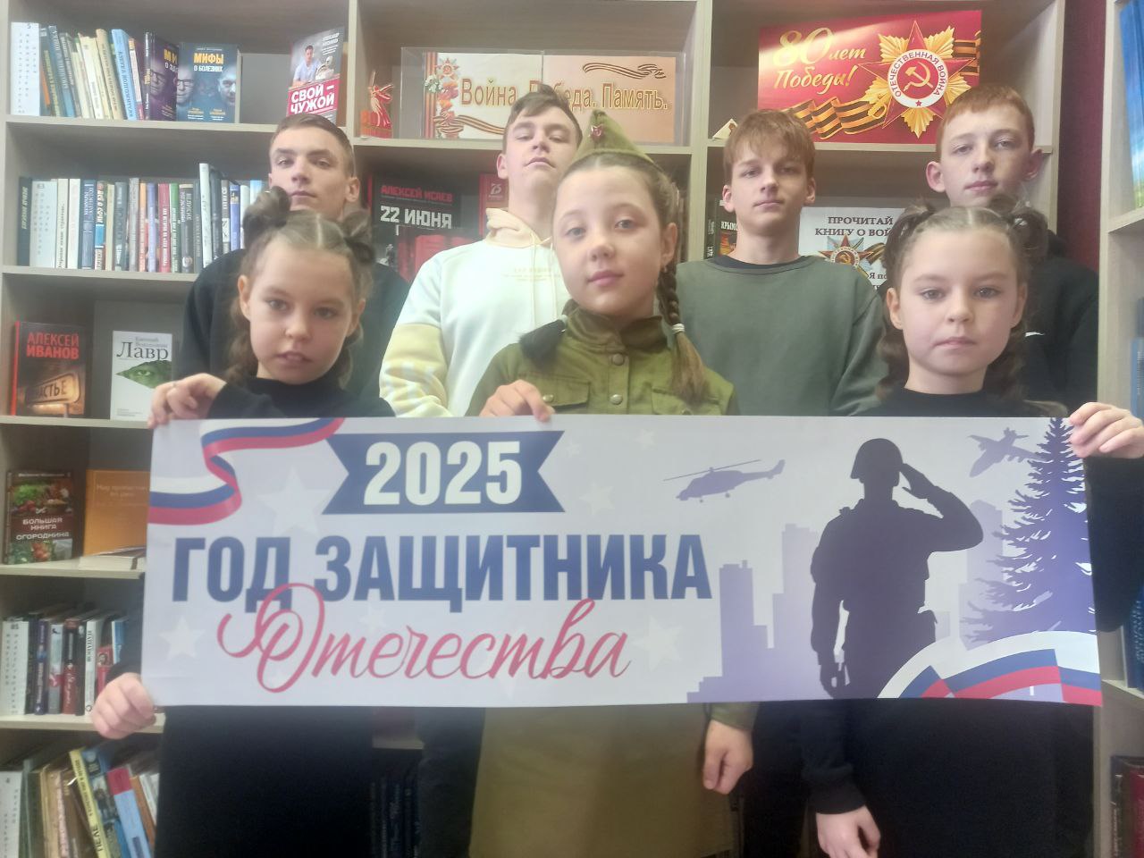 Буду военным.