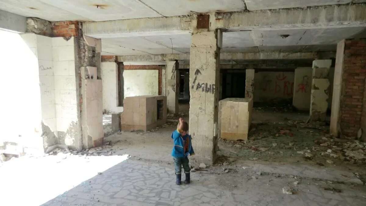Уважаемые родители, предупреждаем вас! Заброшенные стройки и старые здания – это смертельно опасно для ваших детей!.