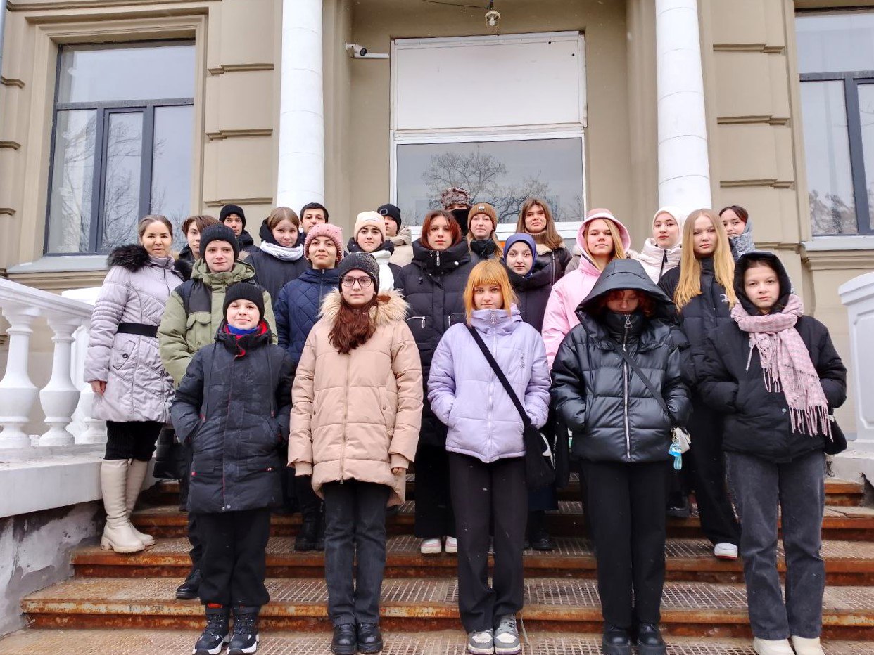 В День студента ученики Вязовской школы посетили День открытых дверей биологического факультета Саратовского государственного университета имени Н. Г. Чернышевского.