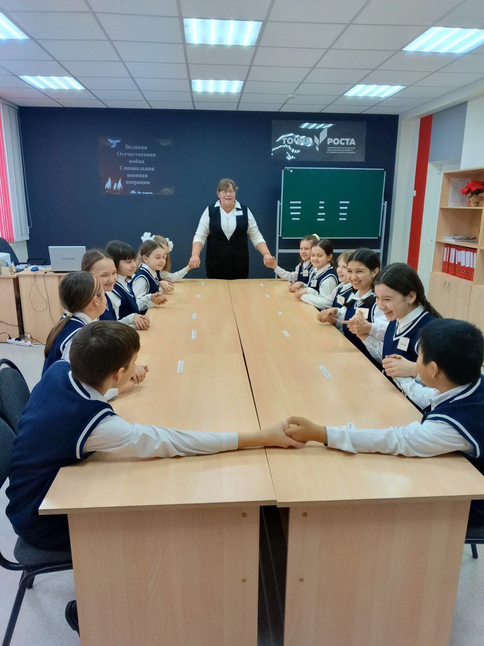 В Татищевском муниципальном районе завершился муниципальный конкурс «Православный учитель-2025».