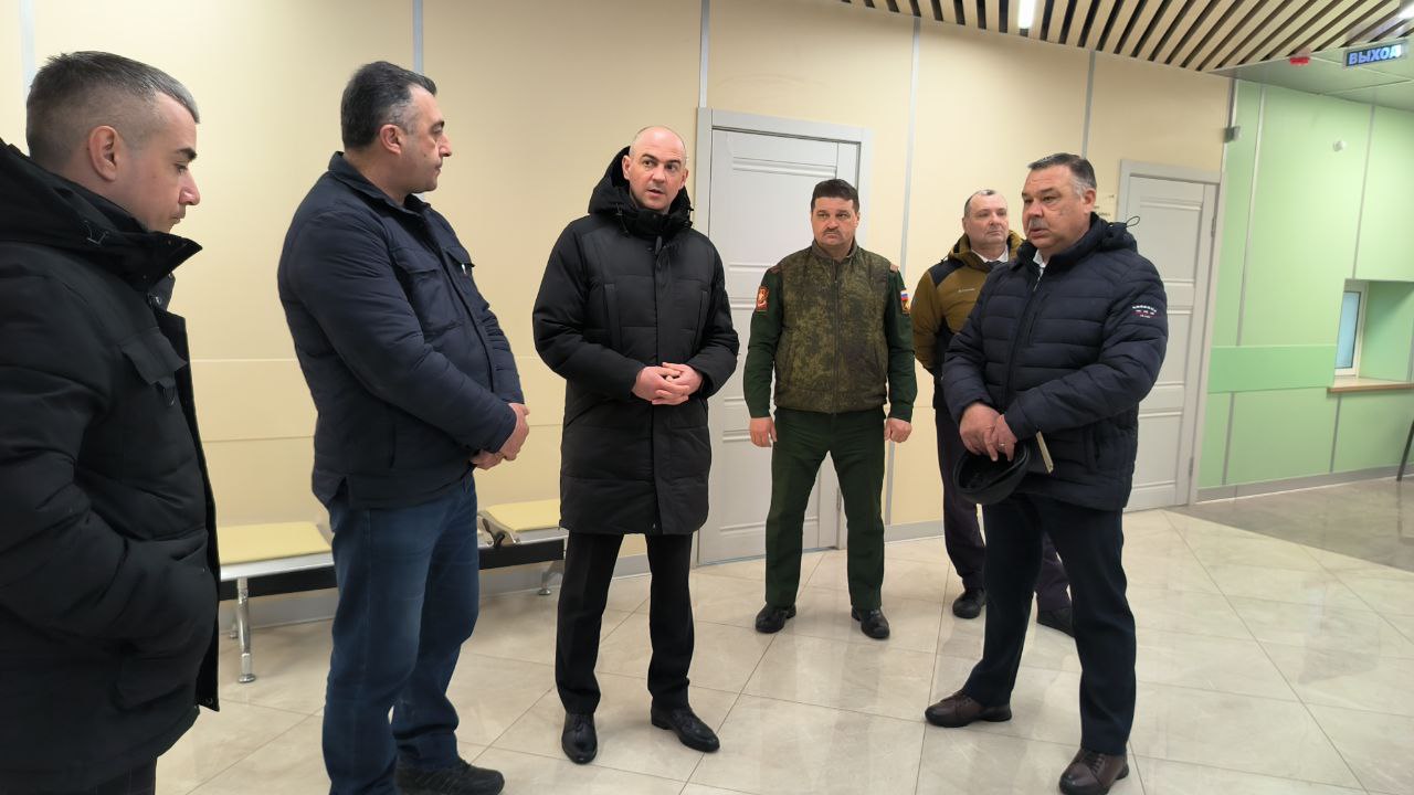 Сегодня глава Татищевского муниципального района А.В. Мордвинцев провёл очередную строительную планёрку в райвоенкомате.