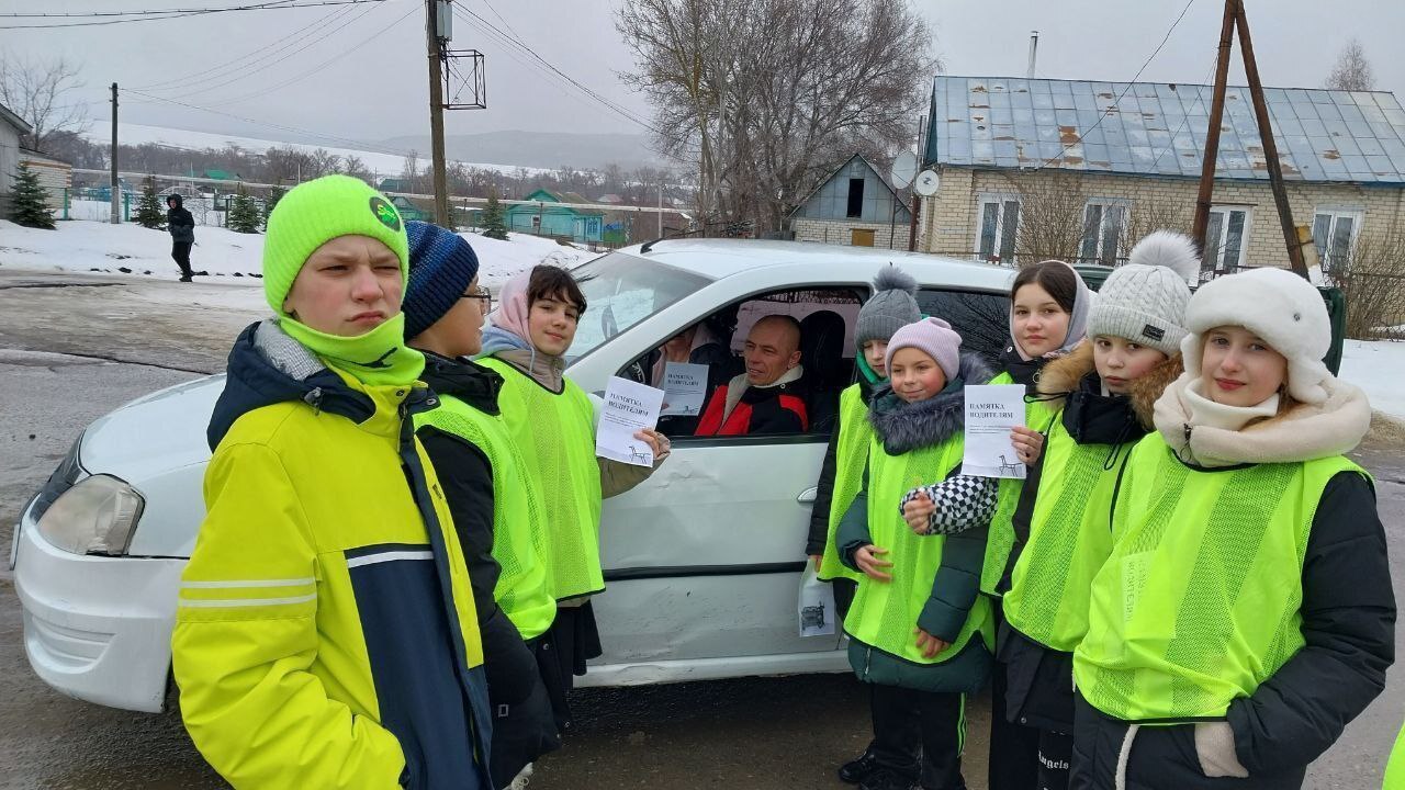 В 52-ю годовщину основания ЮИДовского движения Госавтоинспекция поздравила отряды &quot;Юный инспектор дорожного движения&quot; школ нашего района с этим знаменательным праздником!.