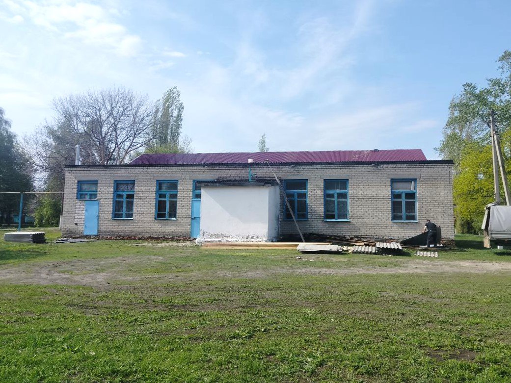 По региональной программе «50 домов культуры» и муниципальной программе «Развитие культуры и молодежной политики Татищевского района» продолжаются ремонтные работы в Полчаниновском сельском клубе.