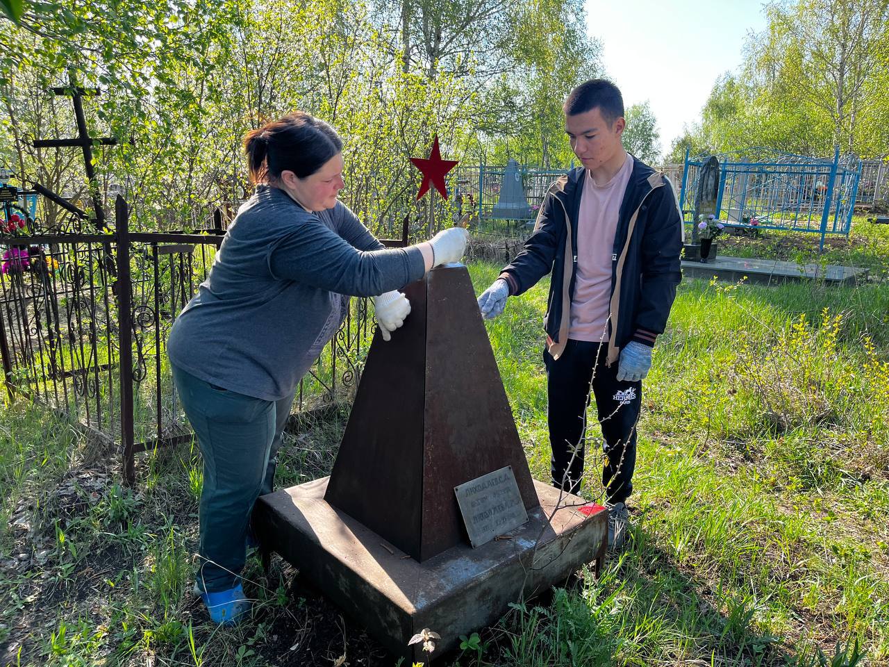 «Могилы предков забывать нельзя!».