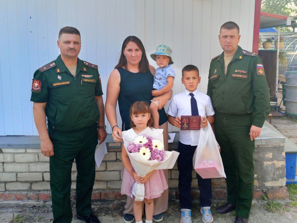 Орден Мужества (посмертно) вручён семье Артёма Александровича Хорта.