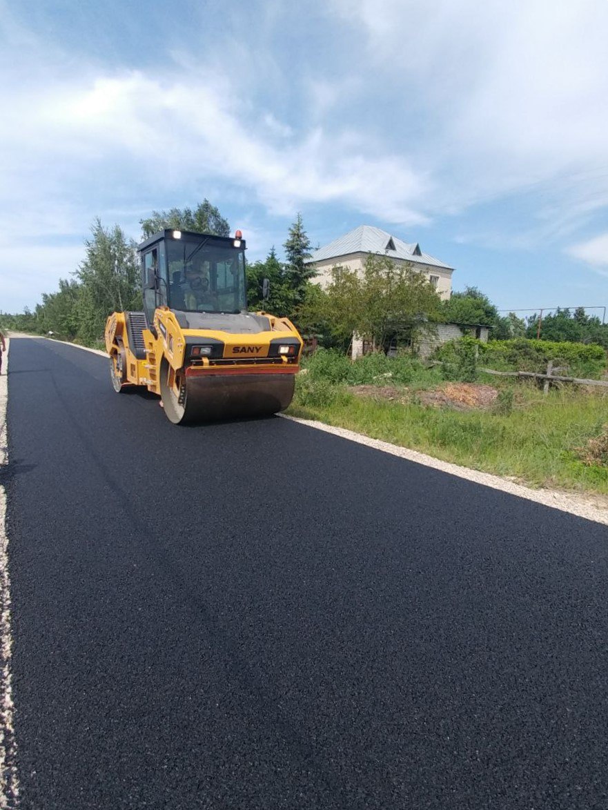 В селе Вязовка ведутся работы по ремонту дороги на улице Солнечная.