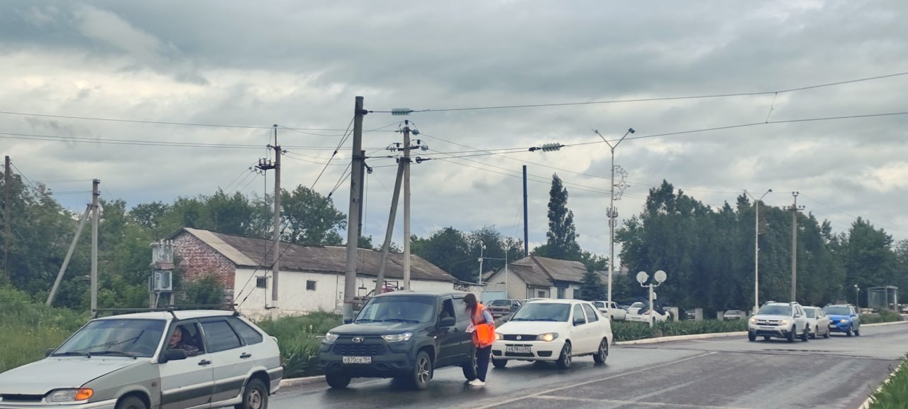 Водителям напомнили о правилах пересечения железнодорожных переездов.