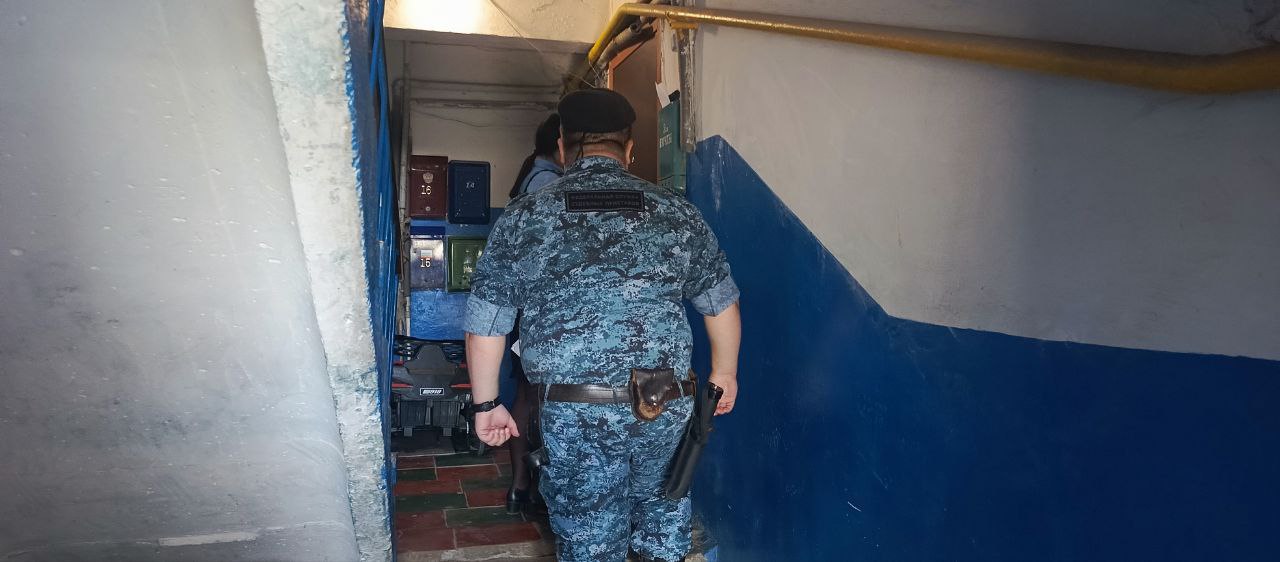 В р.п. Татищево продолжаются рейды по взысканию задолженности по имущественным налогам .