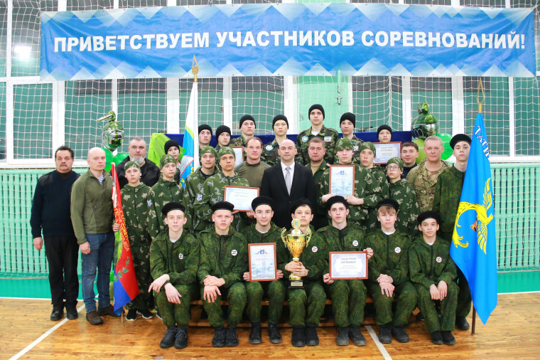 Сегодня глава Татищевского муниципального района А.В. Мордвинцев принял участие в районных соревнованиях «А ну-ка, парни!». Сегодня глава Татищевского муниципального района А.В. Мордвинцев принял участие в районных соревнованиях «А ну-ка, парни!».