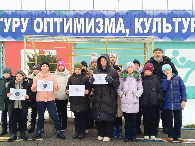 Ученики школы п. Садовый посетили стадион Олимп и тир в р.п. Татищево. Ученики школы п. Садовый посетили стадион Олимп и тир в р.п. Татищево.