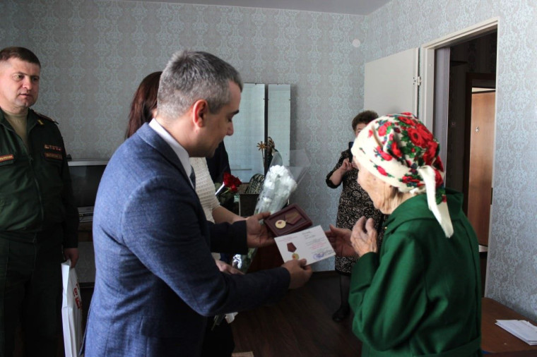 Вручение юбилейной медали «80 лет Победы в Великой Отечественной войне 1941–1945 гг.». Вручение юбилейной медали «80 лет Победы в Великой Отечественной войне 1941–1945 гг.».