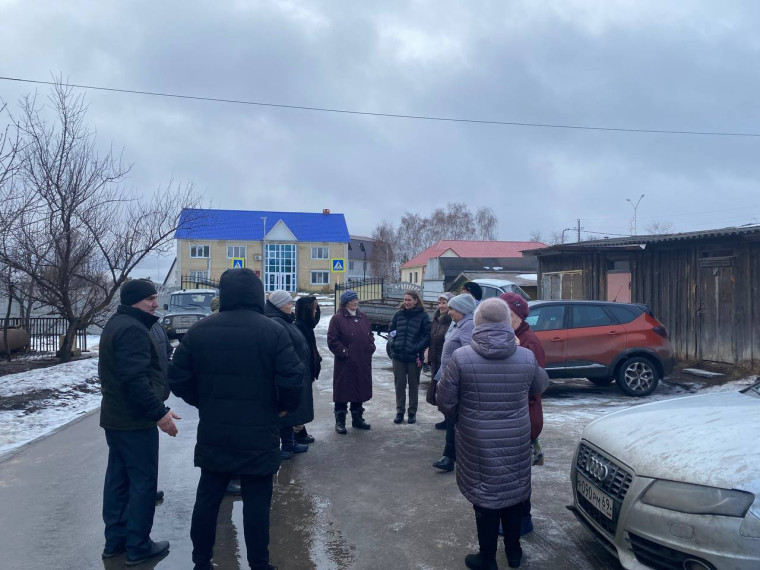 В р.п. Татищево состоялась встреча с жителями многоквартирных домов. В р.п. Татищево состоялась встреча с жителями многоквартирных домов.