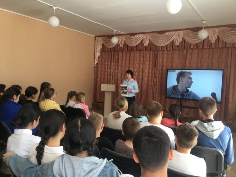 Сотрудники Госавтоинспекции провели беседы со школьниками перед летними каникулами. Сотрудники Госавтоинспекции провели беседы со школьниками перед летними каникулами.