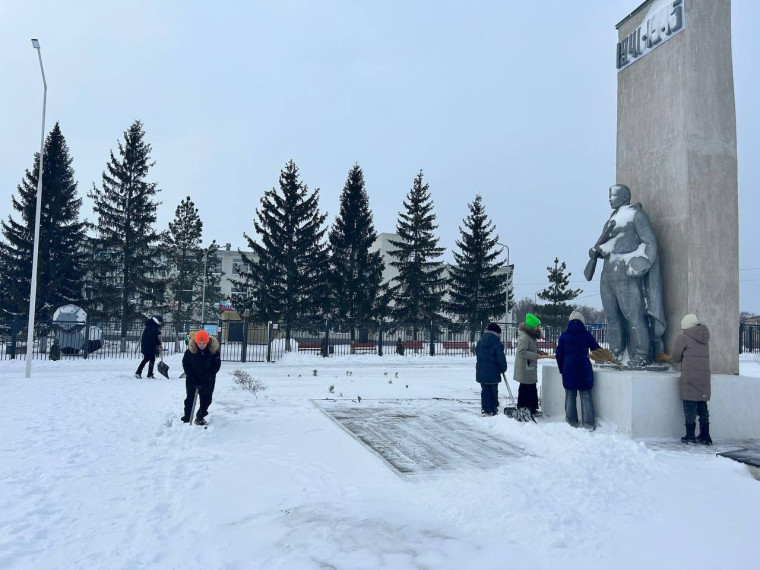 Поможем памятникам и обелискам. Поможем памятникам и обелискам.