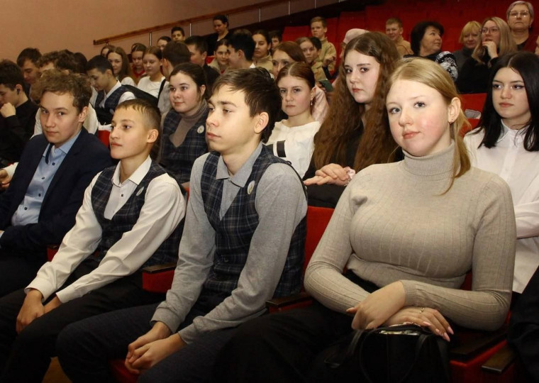 Патриотическое воспитание молодежи через кино. Патриотическое воспитание молодежи через кино.