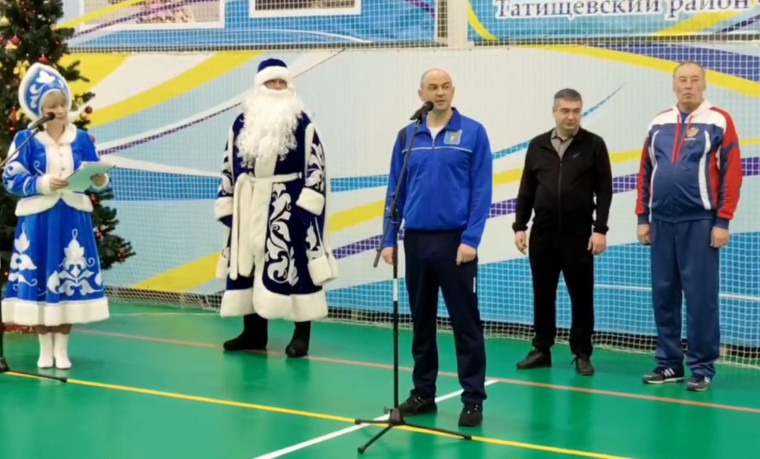 В физкультурно-оздоровительном комплексе «Энергия» состоялась торжественная церемония открытия уже традиционного Рождественского товарищеского турнира по волейболу среди мужских команд. В физкультурно-оздоровительном комплексе «Энергия» состоялась торжественная церемония открытия уже традиционного Рождественского товарищеского турнира по волейболу среди мужских команд.