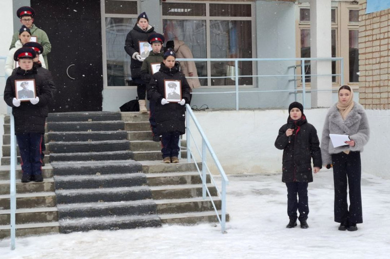 Митинг в селе Вязовка, посвященный Дню памяти о россиянах, исполнявших служебный долг за пределами Отечества. Митинг в селе Вязовка, посвященный Дню памяти о россиянах, исполнявших служебный долг за пределами Отечества.
